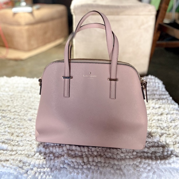 kate spade Handbags - Like New Kate Spade leather satchel